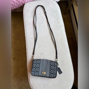 ❤️❤️Rare Y2K Coach signature print crossbody bag